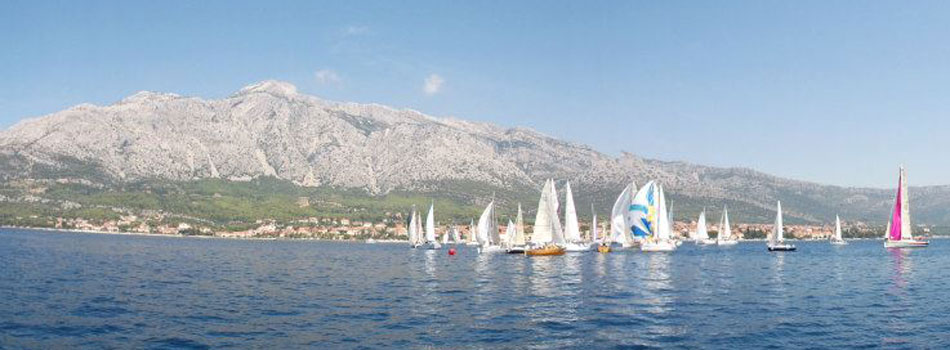 Kristalno čisto more na plaži Mokalo kraj Orebića, idealno za obitelji s djecom