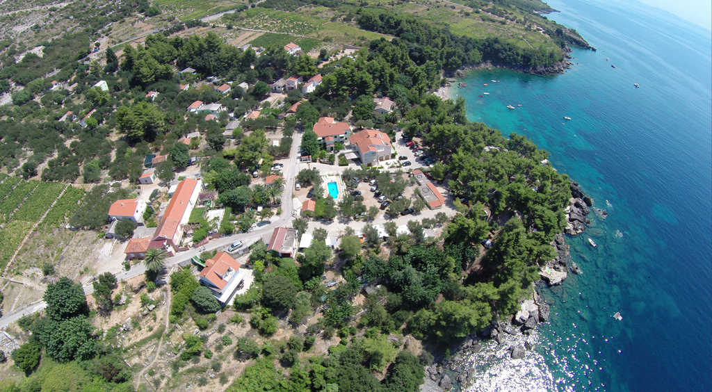 Aerofotografija kampa Ponta u Mokalu, Pelješac